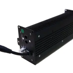 Alimentatore elettronico nero con manopola di regolazione e connettori, ideale per controllare l'intensità luminosa.
