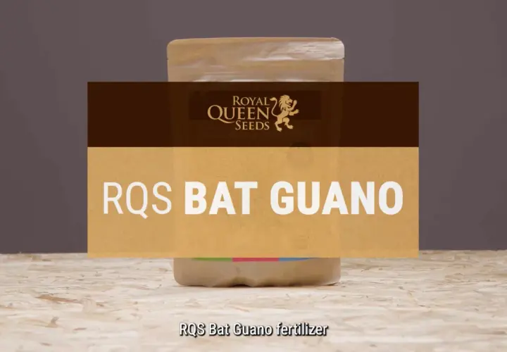 Sacchetto di fertilizzante RQS Bat Guano, un eccellente ammendante naturale derivato dalla cacca di pipistrello, ideale per nutrire le tue piante.